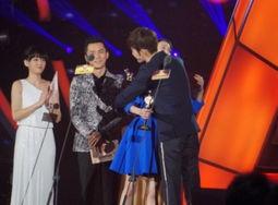 娱乐博主爆料最新,明星恋情大揭秘！