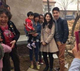 明星在老家干活视频,老家田间劳作展现接地气风采