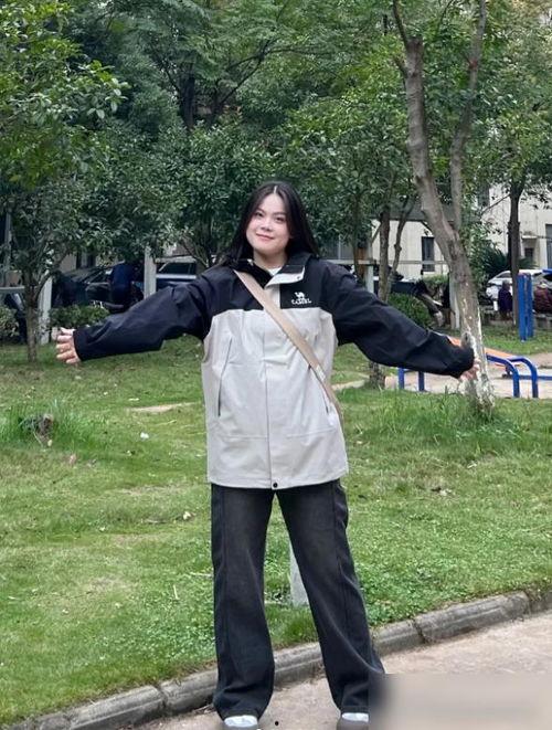 头条冲锋衣女款直播,头条冲锋衣女款新品上市！”