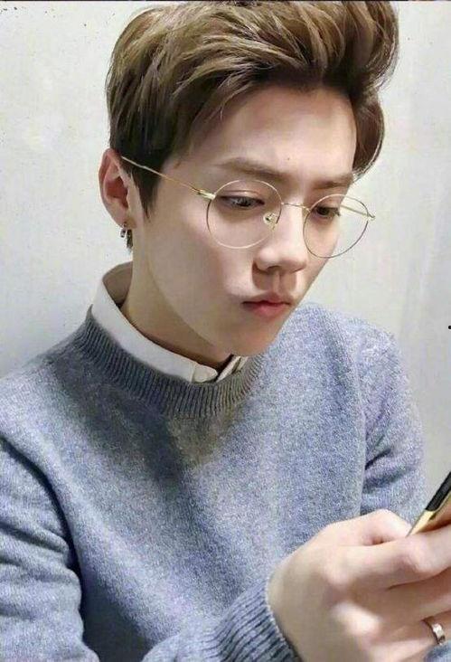 眼镜明星,揭秘明星们的时尚眼镜魅力