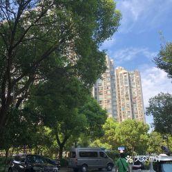 昆明星月蓝湾,诗意栖息，尽享湖光山色之美